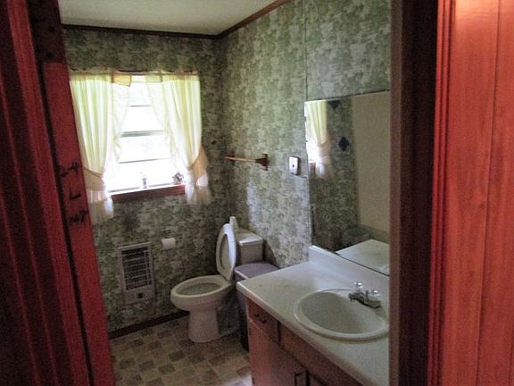 2nd image of 708 Hawkins Cir NW