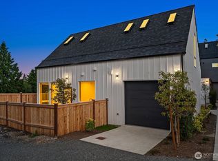 1516 NE 97th St, Seattle, WA 98115