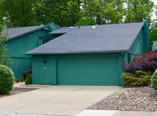 13471 Trails Edge Ct, Strongsville, OH
