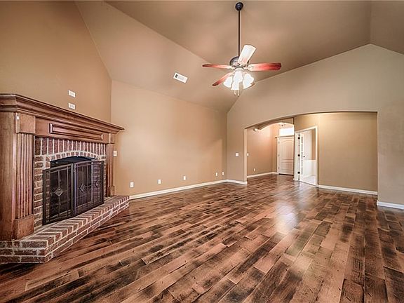 4th image of 4601 SW Bamboo Ave