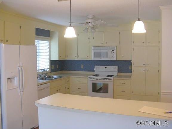 4th image of 16 Lodge Ln
