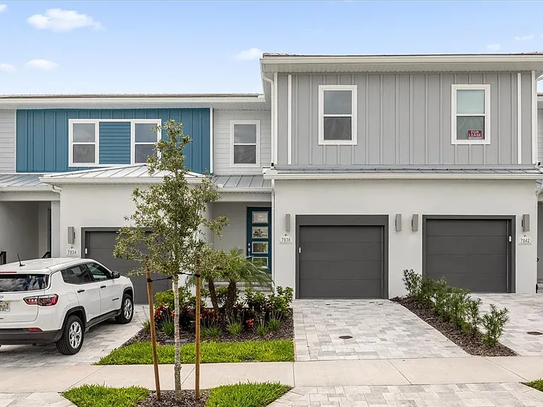 7838 Spectrum Dr — Photo 1