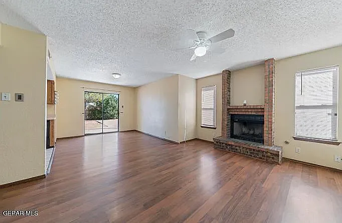 4 bed, 2.5 bath, 1742 sqft, $1,700 — Photo 4