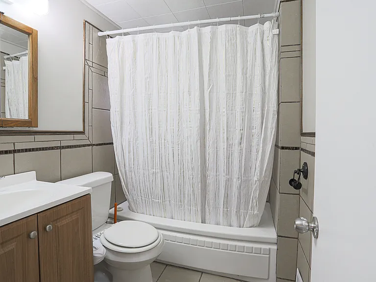 3340 Forest Lawn Ave — Photo 10