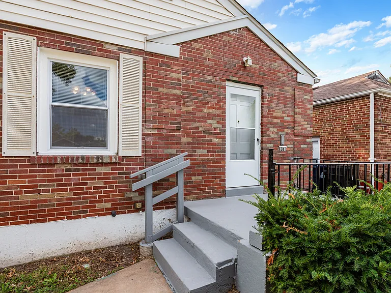 1345 Coolidge Dr — Photo 4