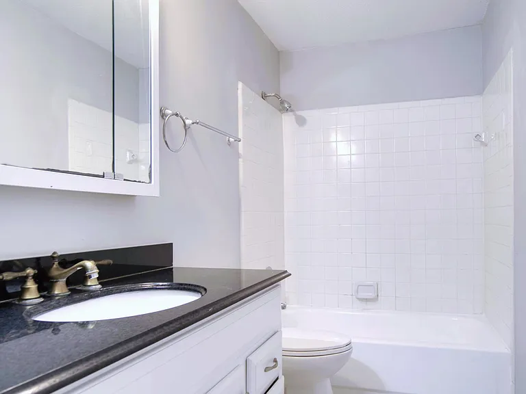 3401 NW 44th St #205 — Photo 24