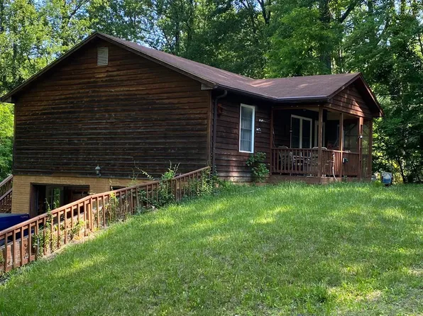 391 Bragg Dr, Front Royal, VA 22630