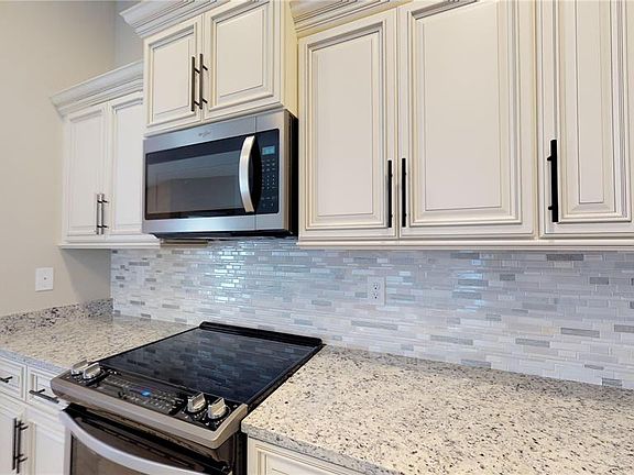 3rd image of 3301 Tally Ho Rd