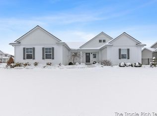 6741 Woodhills Dr NE, Rockford, MI 49341