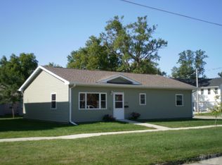 295 W 4th St, Garner, IA 50438
