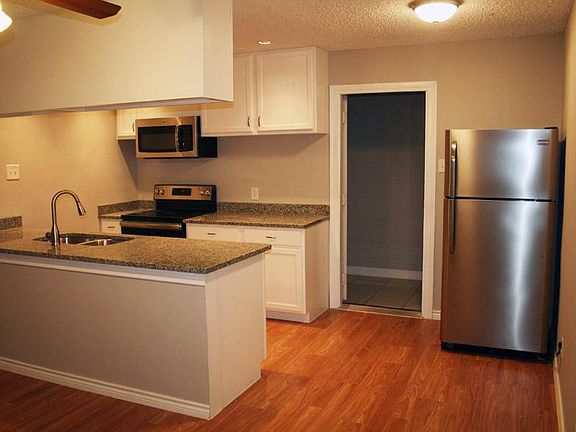 3rd image of 5015 Casa Verde St