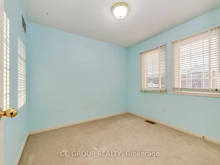 2153 Baronwood Dr — Photo 17