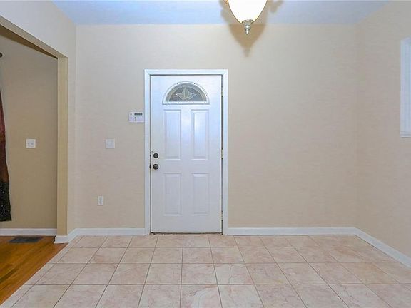 3rd image of 4305 N College Ave