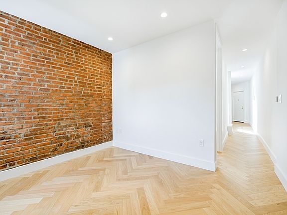 4th image of 409 14th St APT 3R