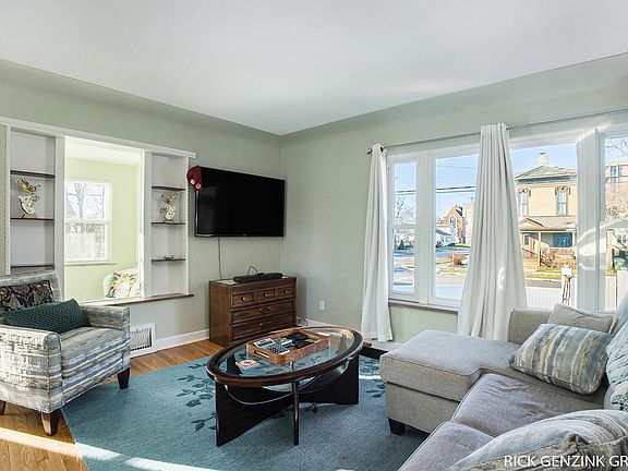 5th image of 1094 Sanford St
