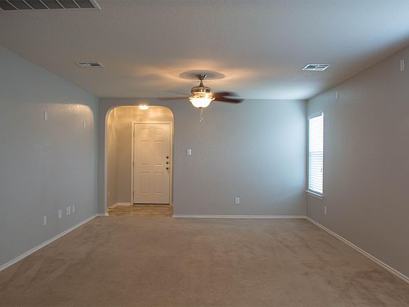 2nd image of 2232 Stoneleigh Dr