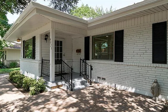 3 bed, 1300 sqft, $2,700 — Photo 4