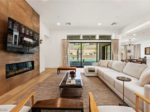 413 Vista Sunset Ave, Las Vegas, NV 89138