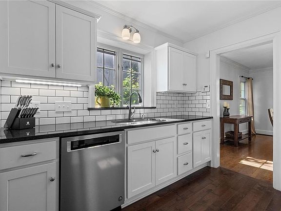 4th image of 1248 W 61st Ter