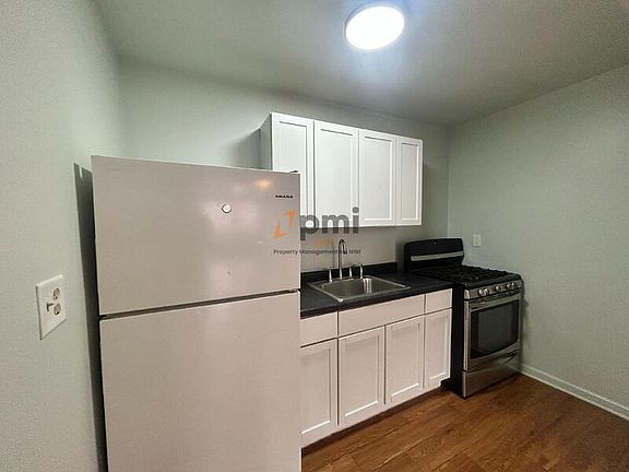 5th image of 4901 Walsh Ave Unit 1