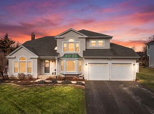 4573 Basswood Dr, Lisle, IL 60532