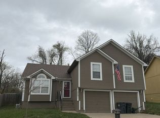 2401 NW Richard Dr, Blue Springs, MO 64015