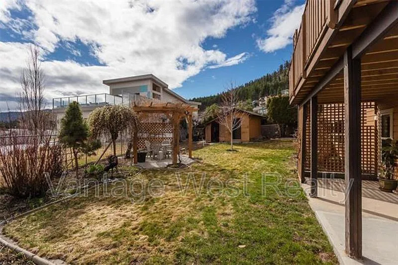 4 bed, 2.5 bath, 2510 sqft, $3,600 — Photo 4