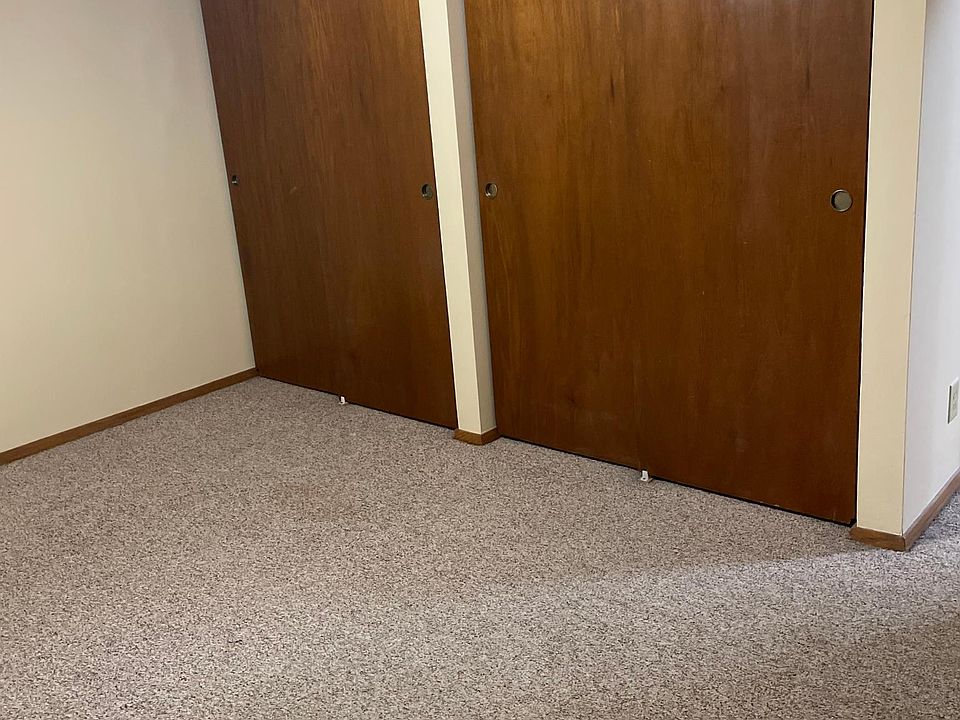 DUAL MASTER CLOSET IN LARGE MASTER BEDROOM