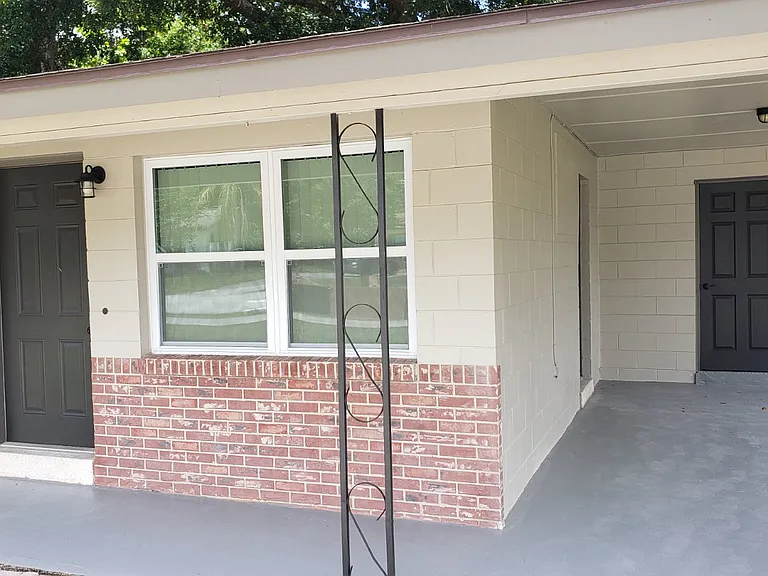 224 W Highland St — Photo 3