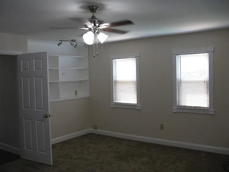 6419 Chenault Way — Photo 33
