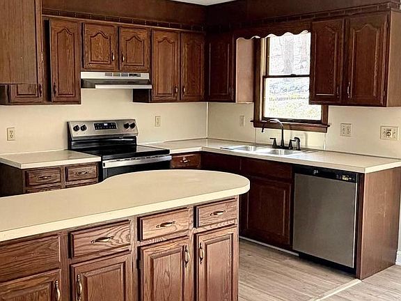 4th image of 1970 Weisstown Rd