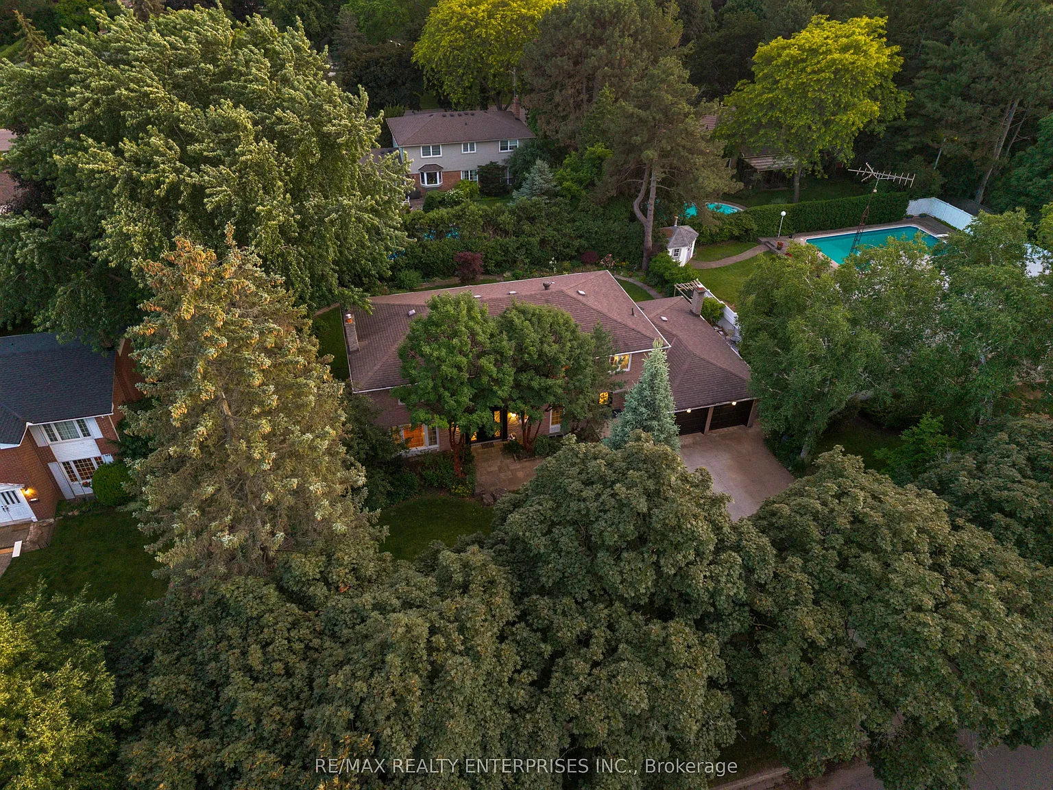 4 bed, $5,700 — Photo 2