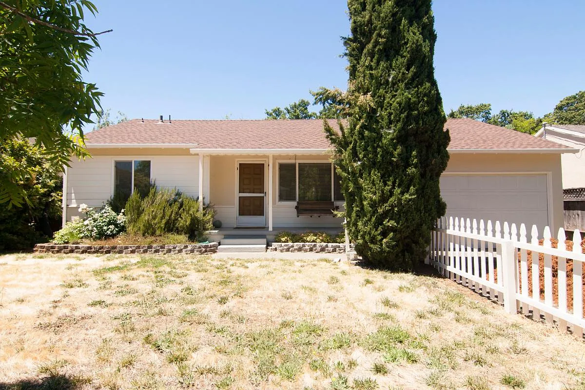 205 Corrillo Dr photo 1