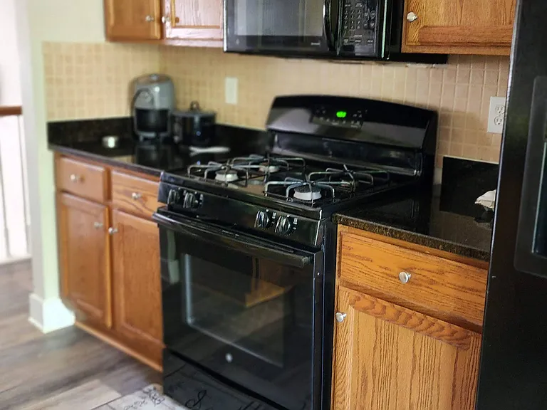 20 Miners Point SE — Photo 6