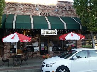 208 SW 6th St, Grants Pass, OR 97526