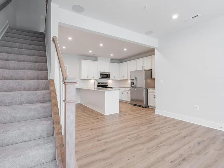 2620 Lassen Walk #A — Photo 9