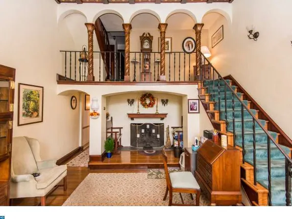 221 Richfield Rd, Upper Darby, PA 19082