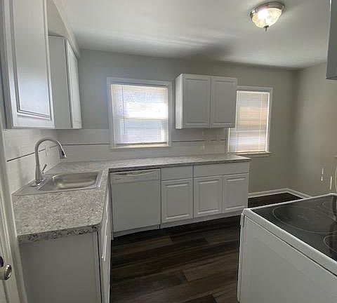 4th image of 21843 Brittany Ave