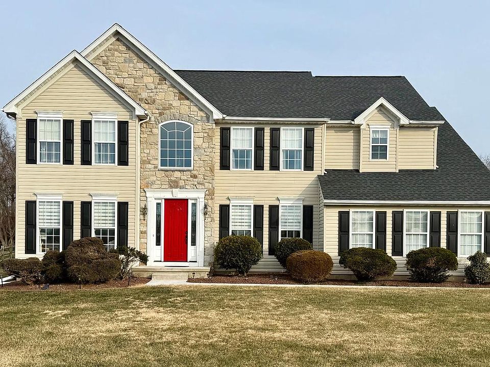 1st image of 32 Chancellorsville Cir