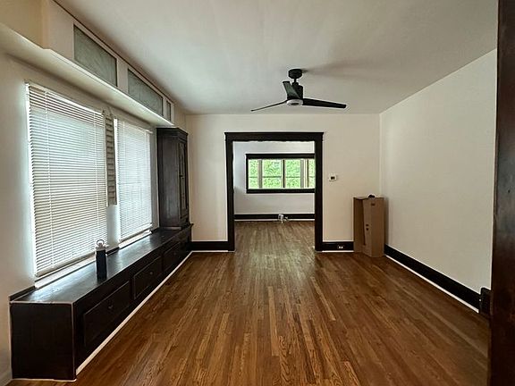 3rd image of 2060 Chesterland Ave
