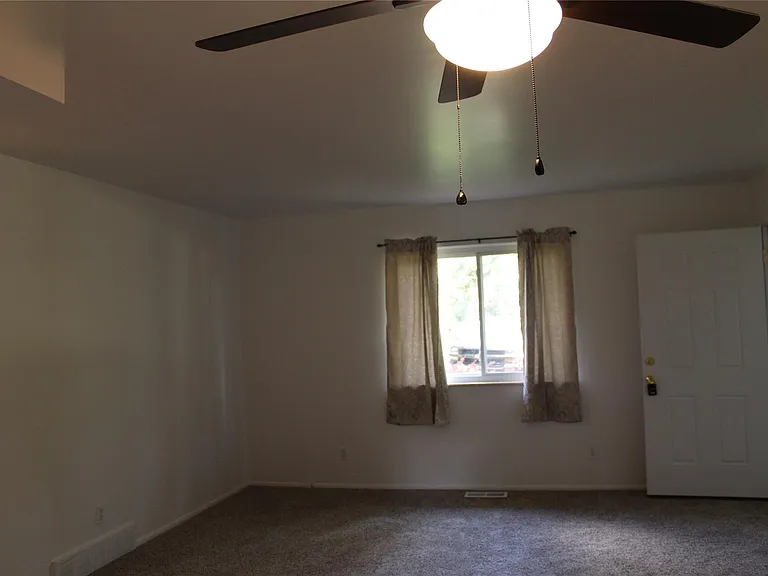 37 Maplecrest Dr — Photo 4