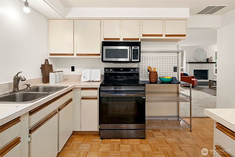 4th image of 2418 74th Street SE