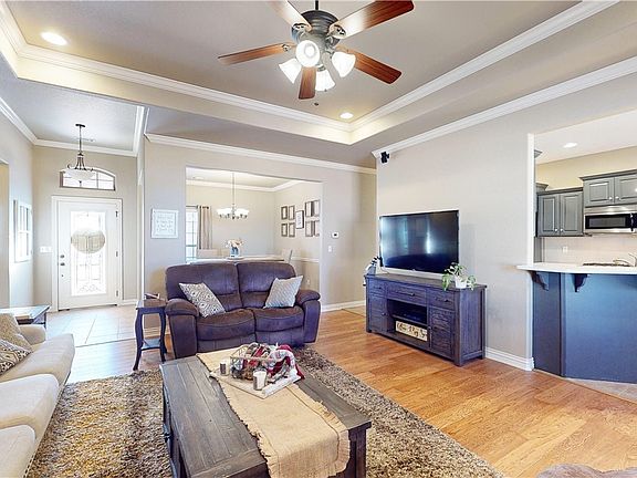5th image of 4411 W Meadow Oaks Dr