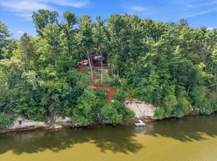 W10192 Schiefelbein Rd, Poynette, WI 53955
