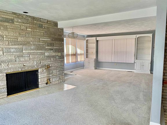 5th image of 760 Hillview Dr