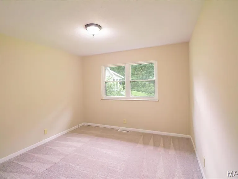 395 Statesman Ct — Photo 14