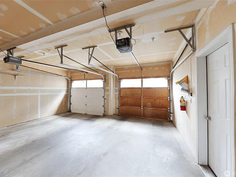 16219 Northup Way #C204 — Photo 28