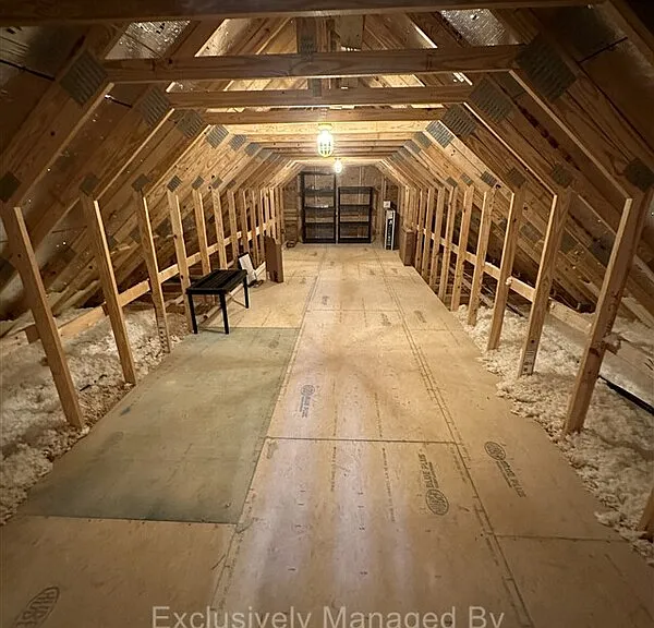 1526 Bowtie Rd — Photo 32