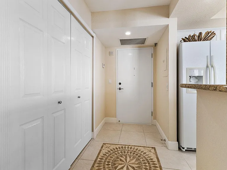 5440 N Ocean Dr #907 — Photo 58