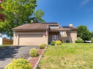 88 Heritage Dr, Waterbury, CT 06708